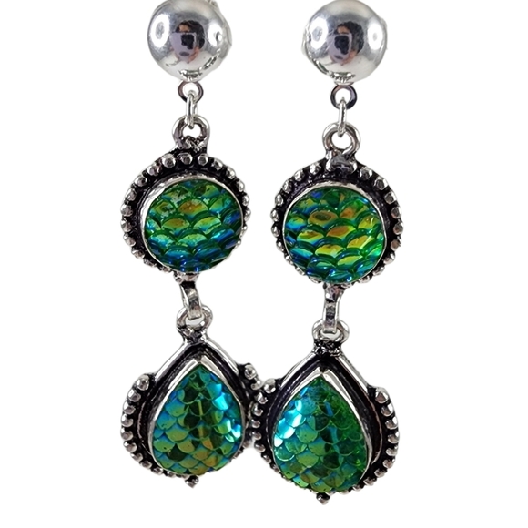 Mermaid dangle earrings green carved titanium set in silver overlay - Picture 6 of 7